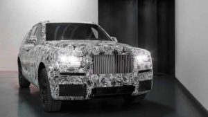 articleleadwide-2018-rolls-royce-cullinan-suv-has-begun-public-tesgt2m1k-640x360